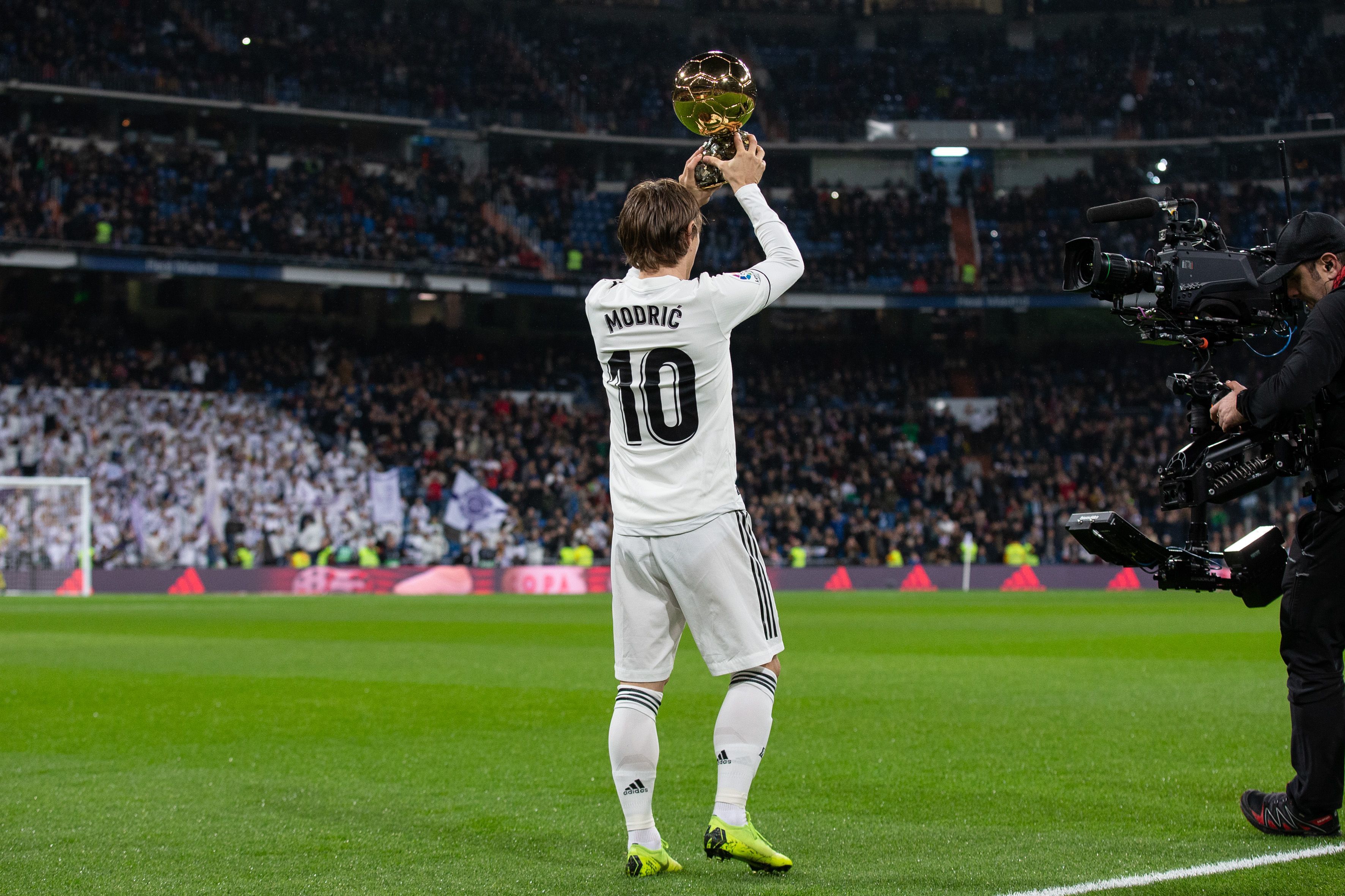 詹姆斯透露自己与科比乔丹的关系，在退役前不想和他说话