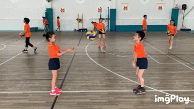 队报：雷恩17岁高中锋梅特潜力高，他选39号只因好友特尔